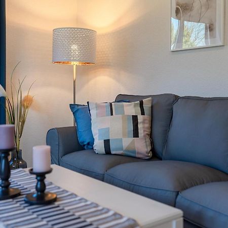 Haus Pirola Esens Apartment ภายนอก รูปภาพ