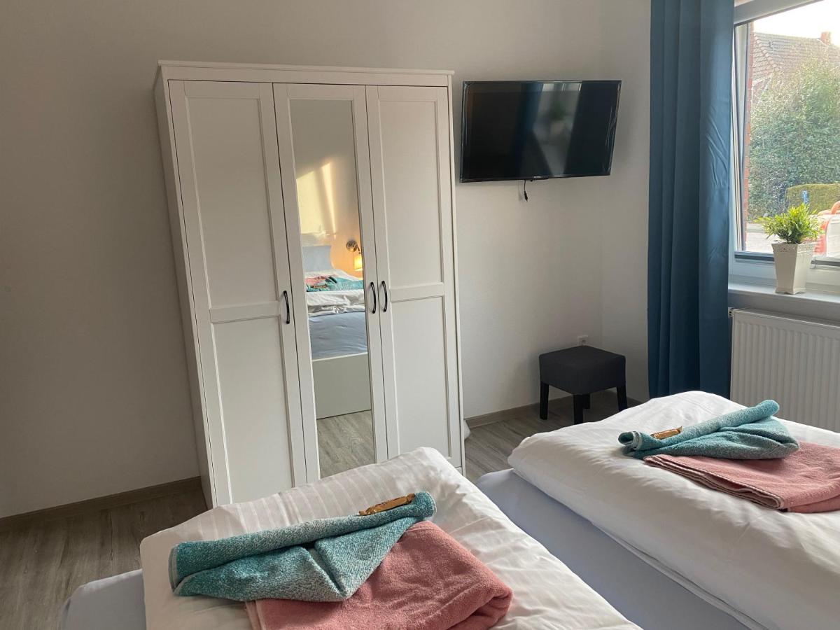 Haus Pirola Esens Apartment ภายนอก รูปภาพ