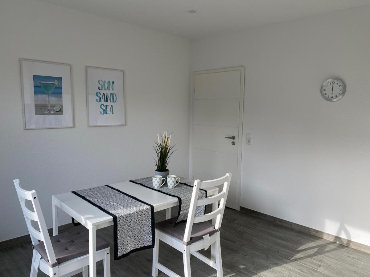 Haus Pirola Esens Apartment ภายนอก รูปภาพ