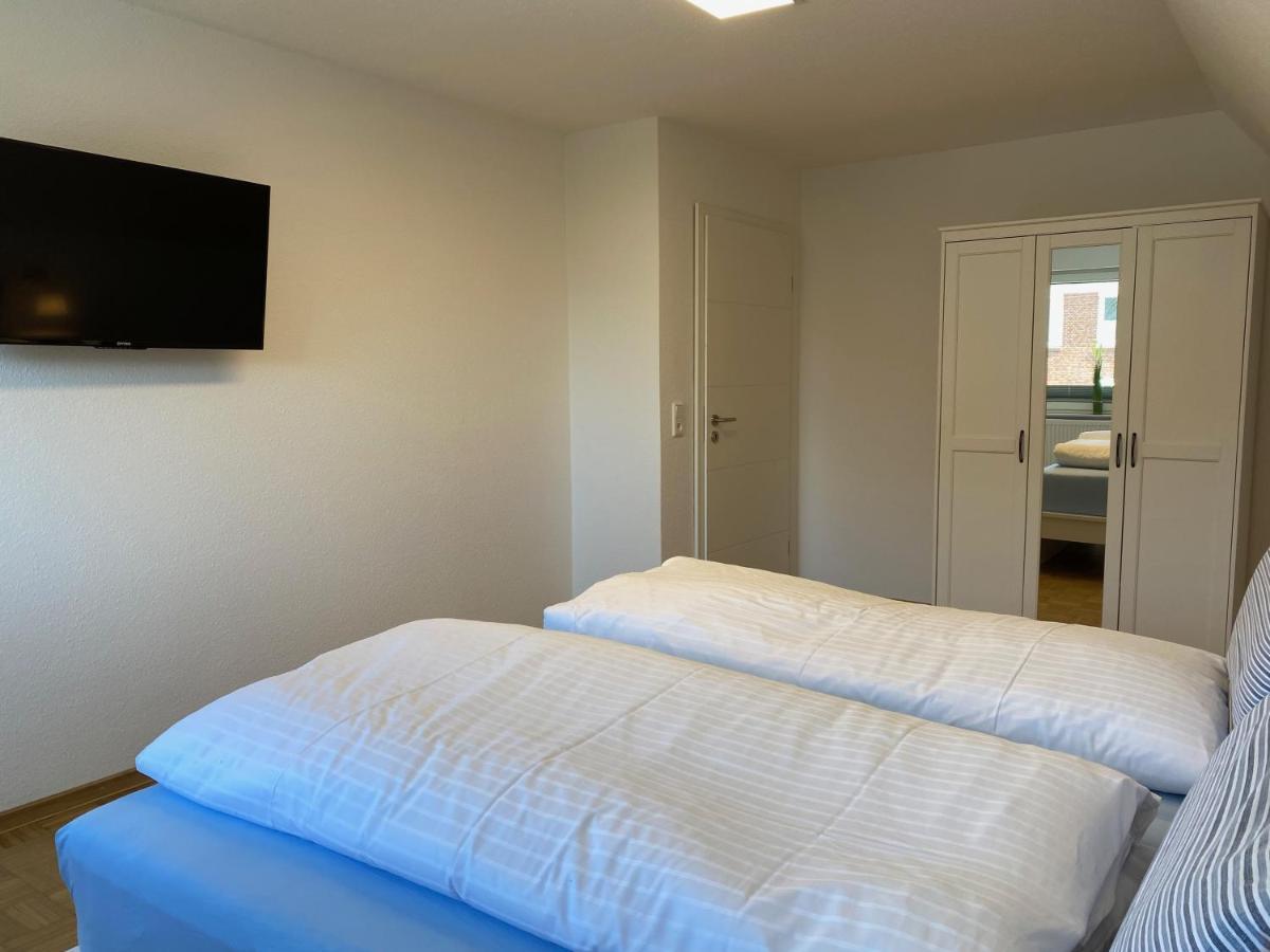 Haus Pirola Esens Apartment ภายนอก รูปภาพ