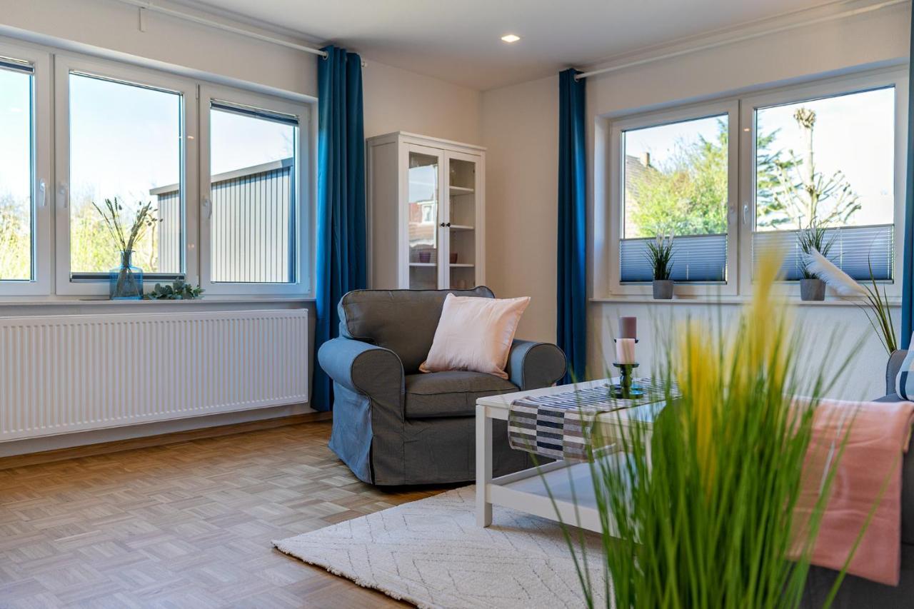 Haus Pirola Esens Apartment ภายนอก รูปภาพ